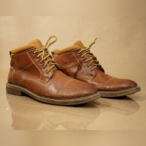 Steve Madden boot(s)